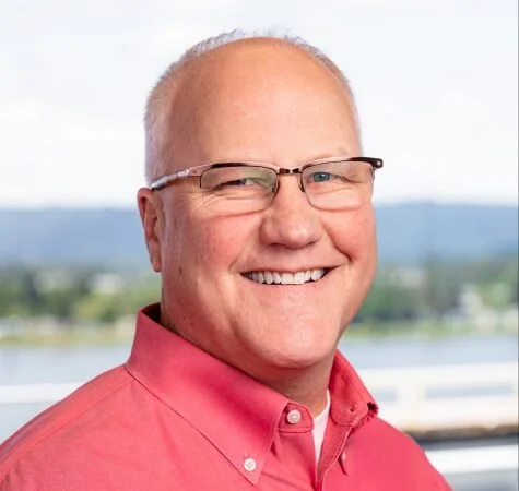 Dana Miller Headshot
