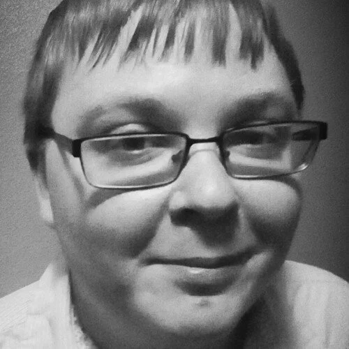 Shay Lessman headshot
